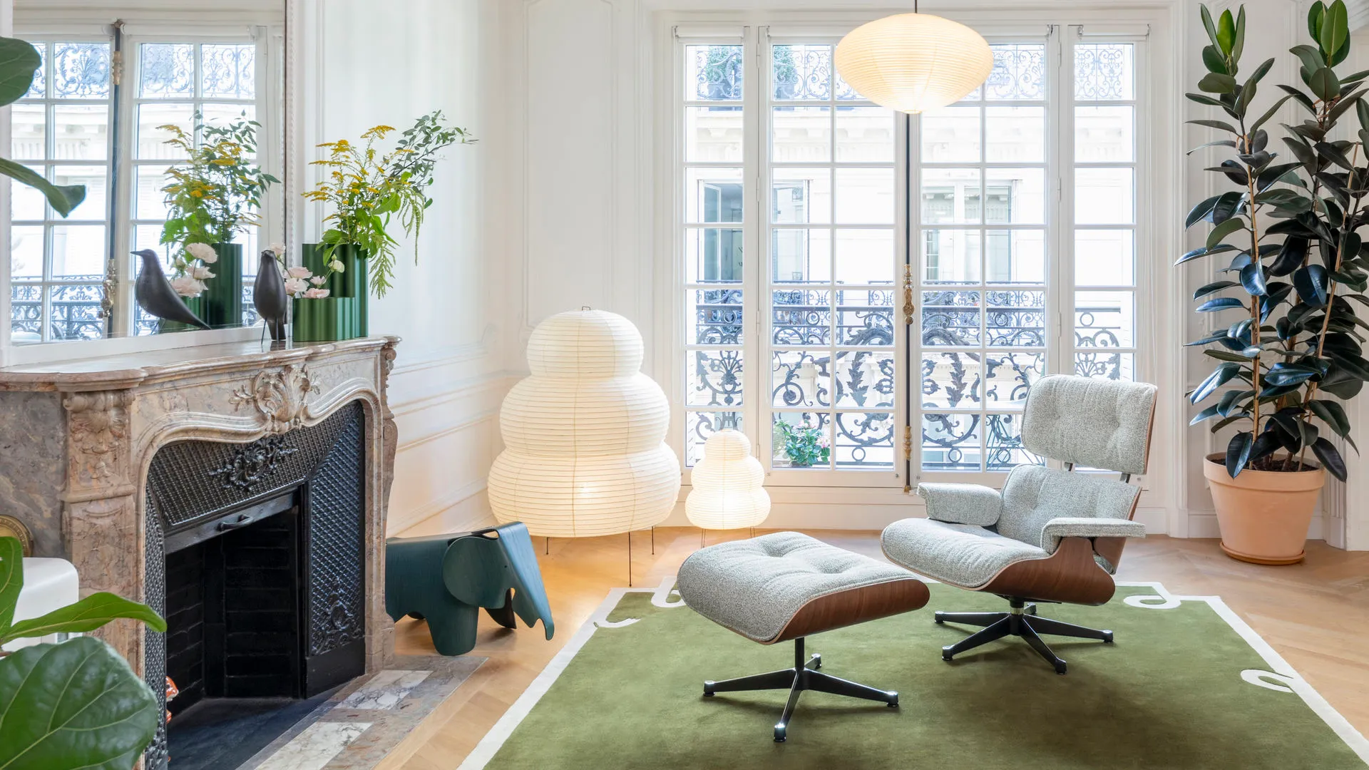 Vitra Lounge Chair & Ottoman für Ihr Wohnzimmer. Jetzt individuell konfigurieren bei Ihrem Vitra Partner in Baden-Baden. Besuchen Sie Candela Ihr Einrichtungshaus in Baden-Baden.