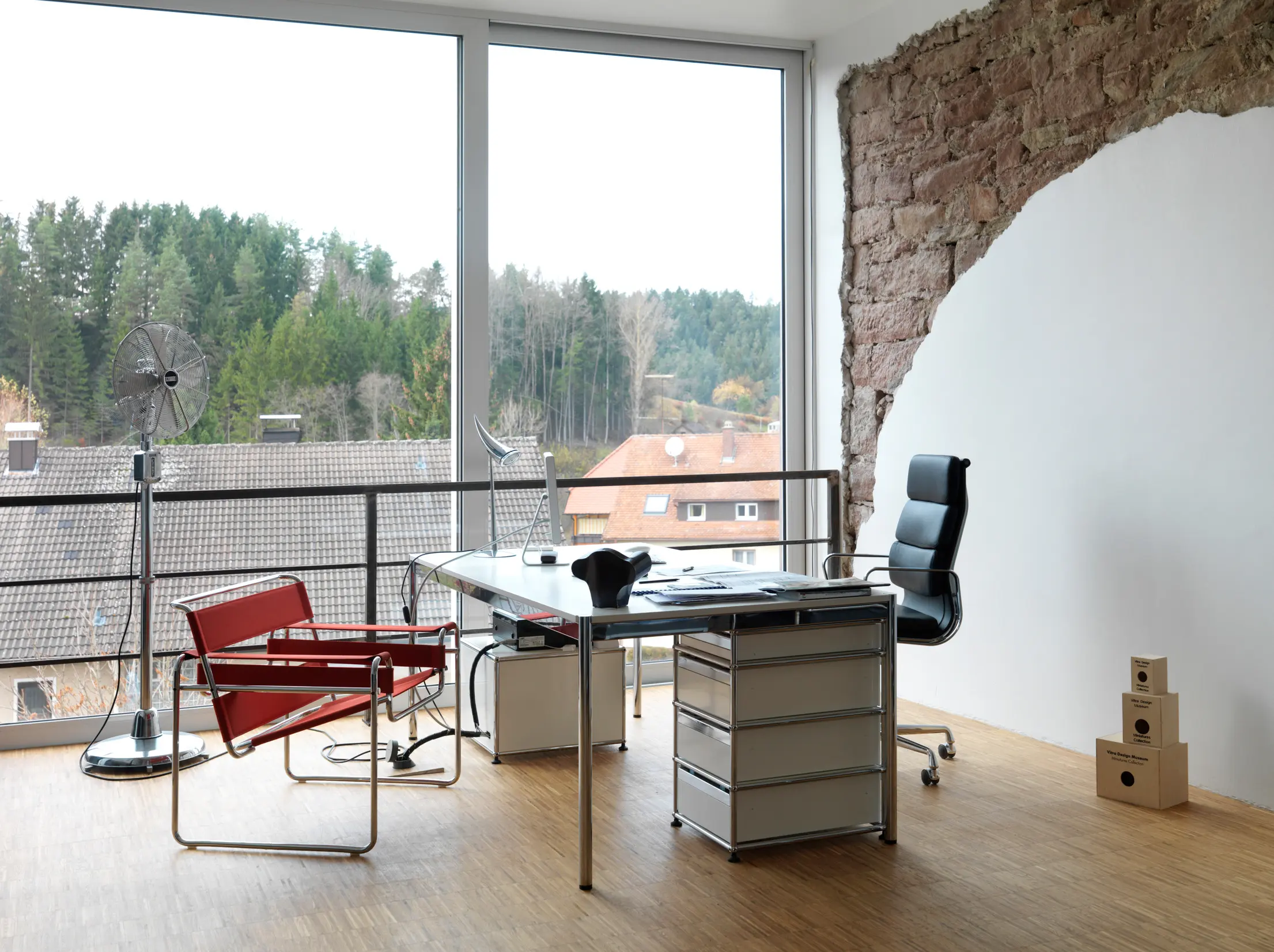 USM Haller Büroeinrichtung. Jetzt bei Candela Baden-Baden Ihrem Einrichtungshaus kennenlernen.