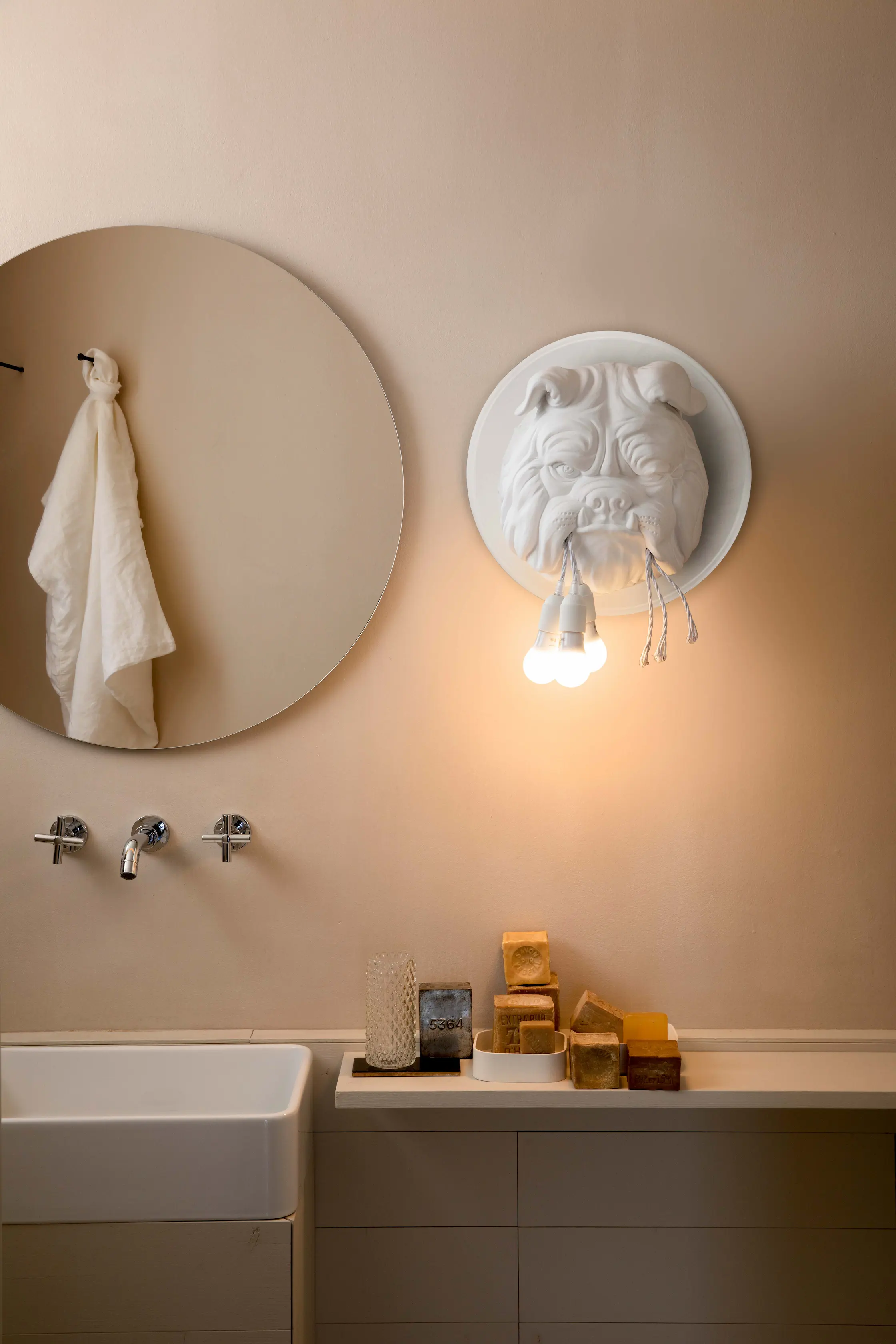 Maoo KARMAN Wandleuchte Hundekopf