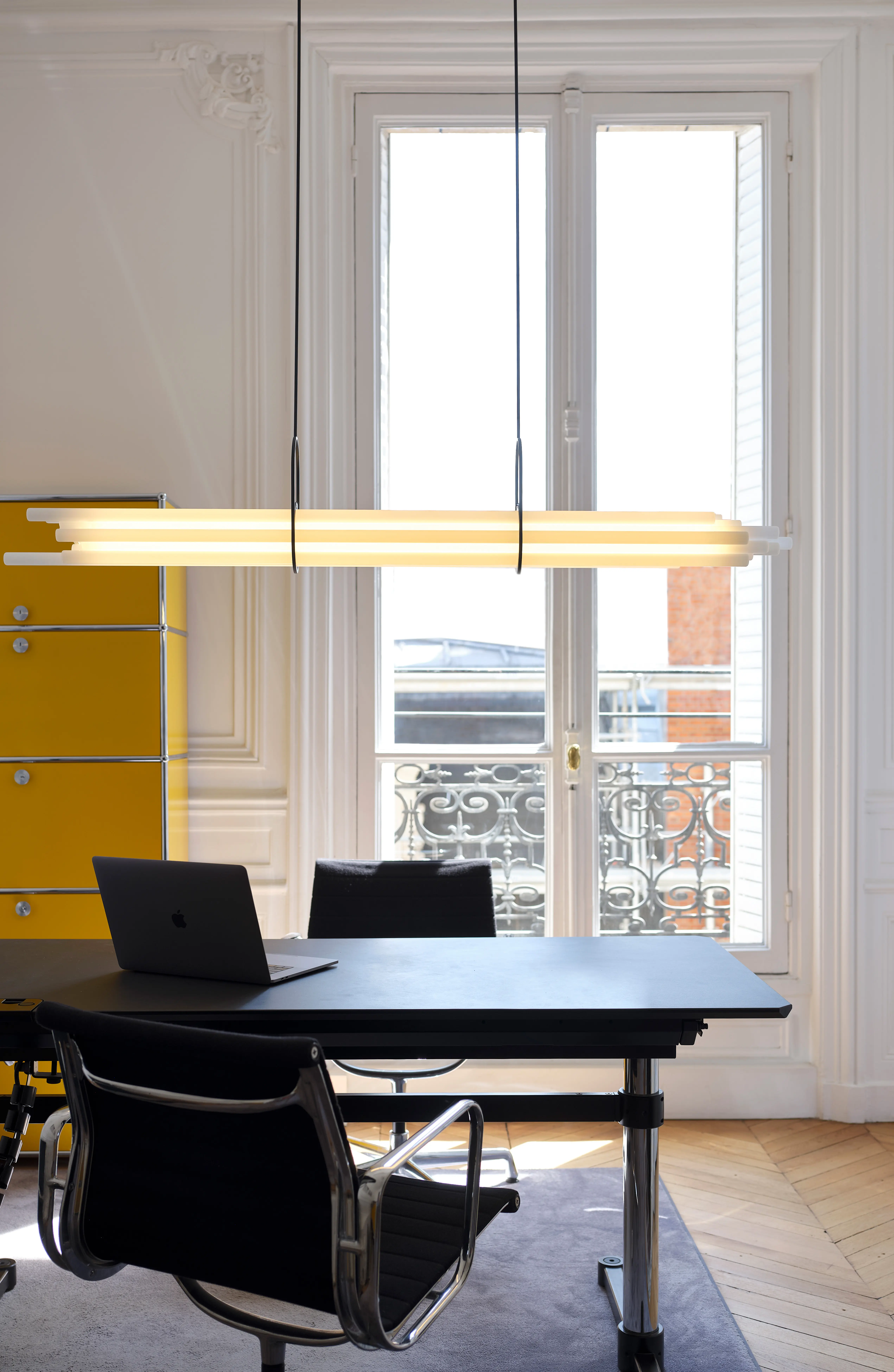 DCW NL12 Hängeleuchte für Ihr Büro oder Arbeitszimmer.