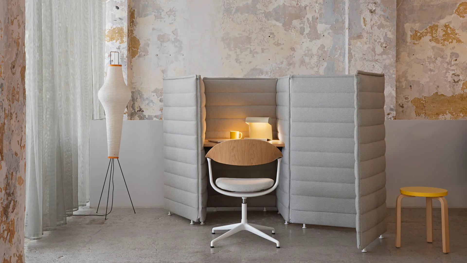 Vitra Mynt Bürostuhl auf Rollen. Jetzt bestellen bei Ihrem Vitra Partner in Baden-Baden.