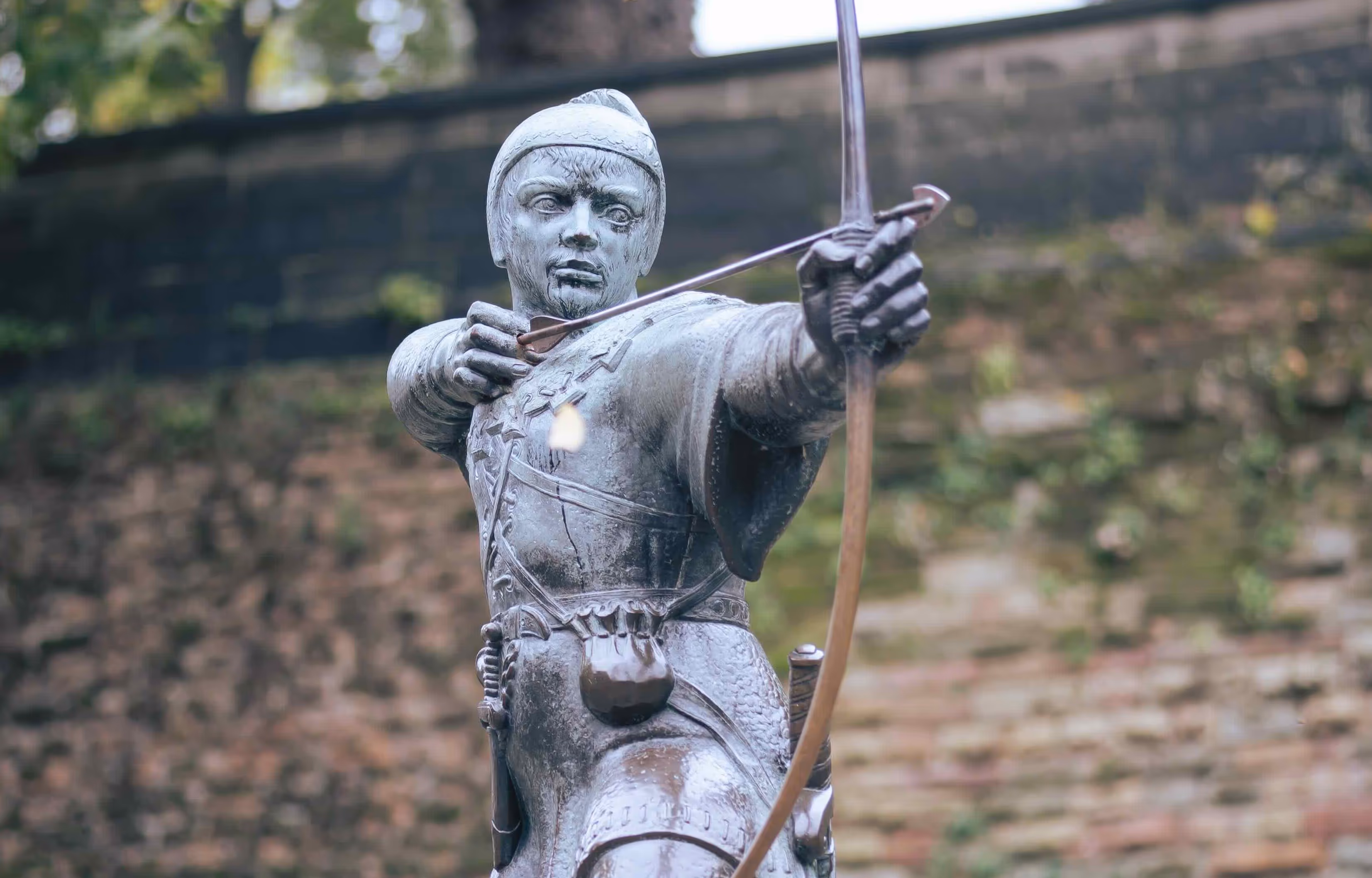 Statue of Robin Hood in Nottingham