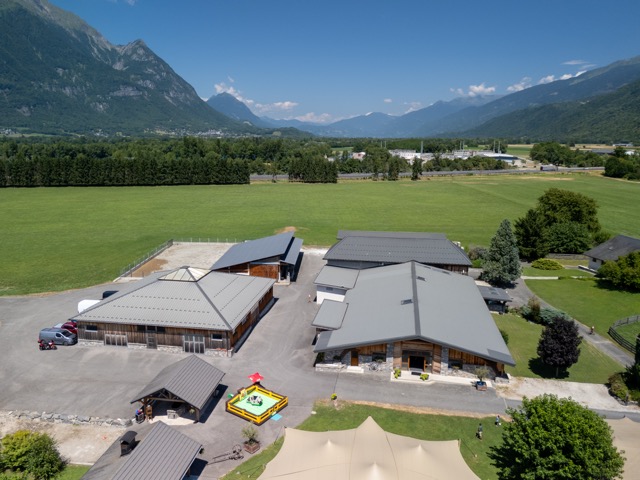 Organisation d’un anniversaire d’entreprise en Savoie : les 80 ans de MAURO BTP à la Ferme des Gabelins à Chamousset