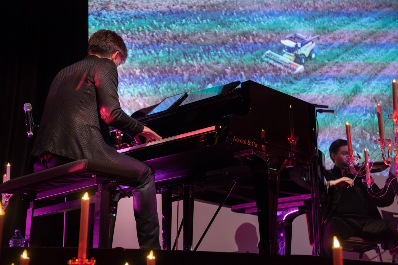 Éclats de Notes : un concert unique entre musique classique et lumière contemporaine by Cosmik Jump