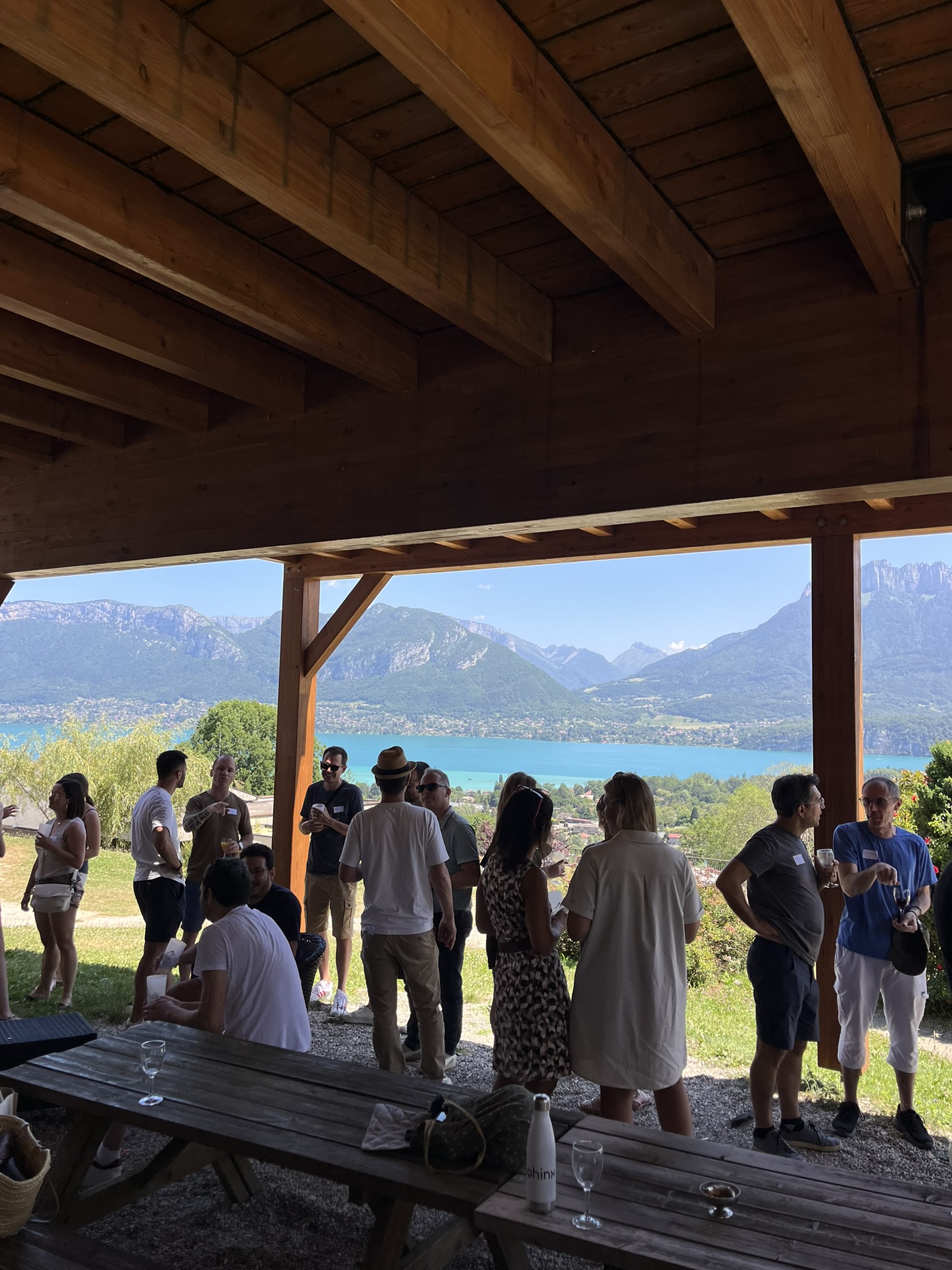Journée de cohésion Le Sphinx à Annecy : team building, détente et vue imprenable sur le lac
