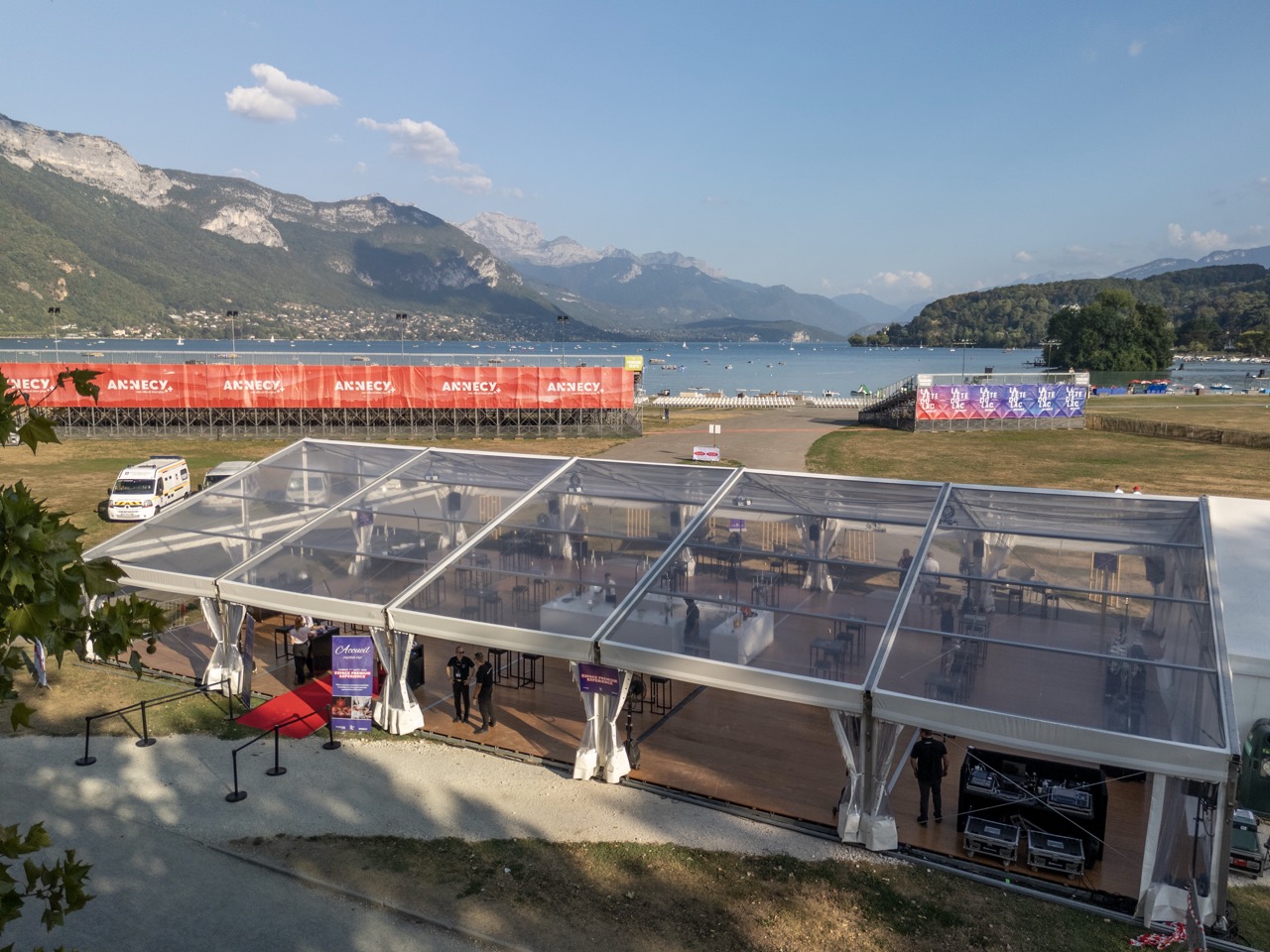 Fête du Lac d’Annecy 2026 : Cosmik Jump imagine une nouvelle façon de vivre le spectacle pyrotechnique de l'été