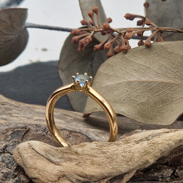 Verlobungsring mit Aquamarin