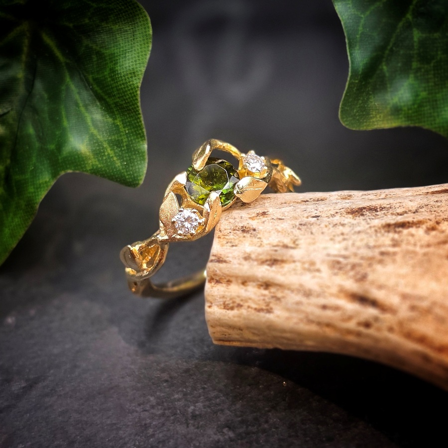 Verlobungsring Gelbgold mit Saphir und Brillanten