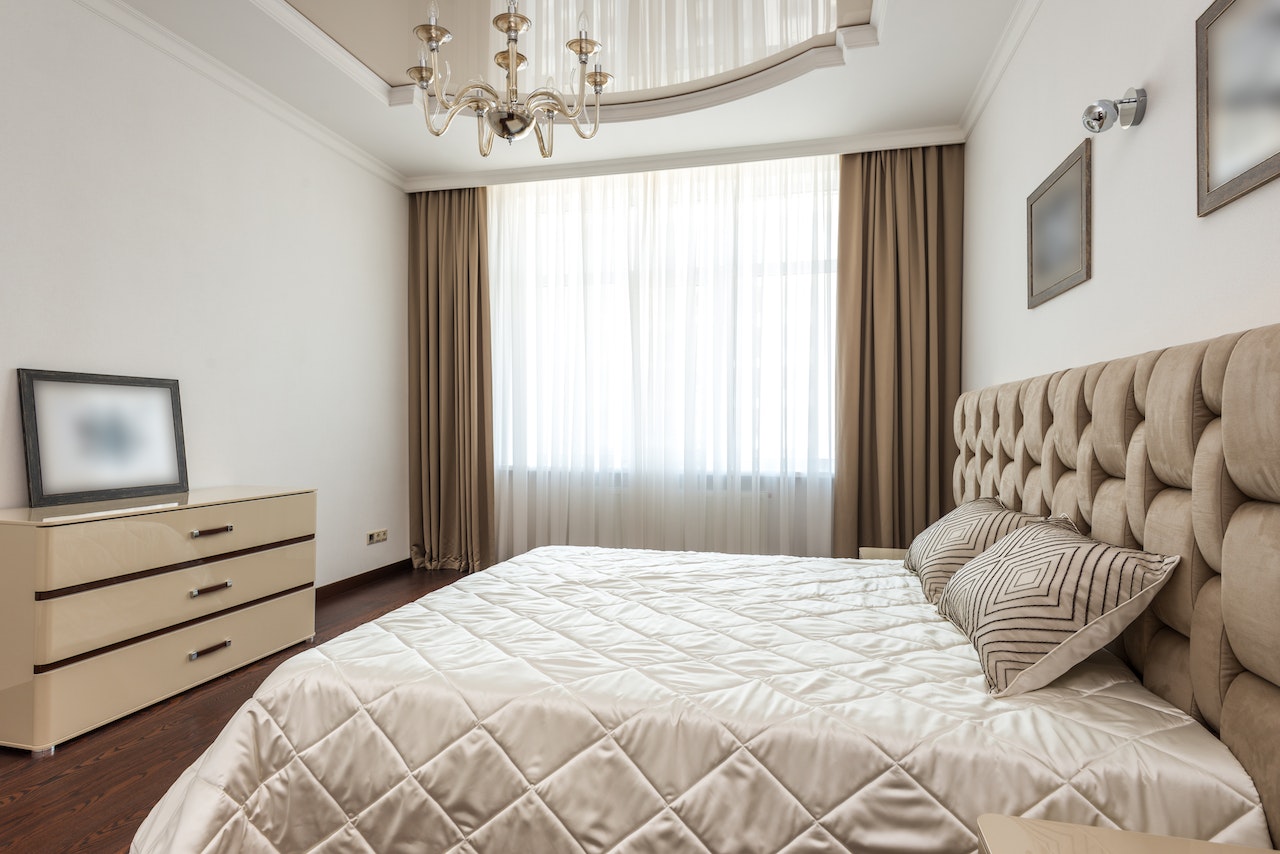 The Essentials For Your Airbnb Guest Bedroom