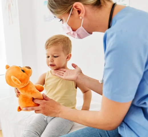 Kid and pediatrician