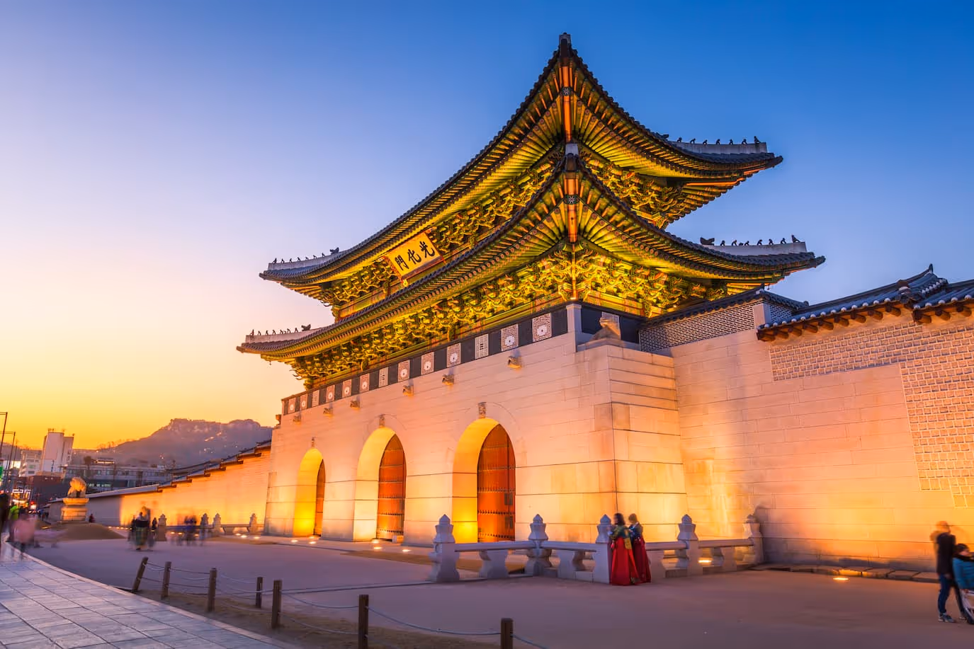 ‍Gyeongbokgung Palace: A historic palace with beautiful architecture.