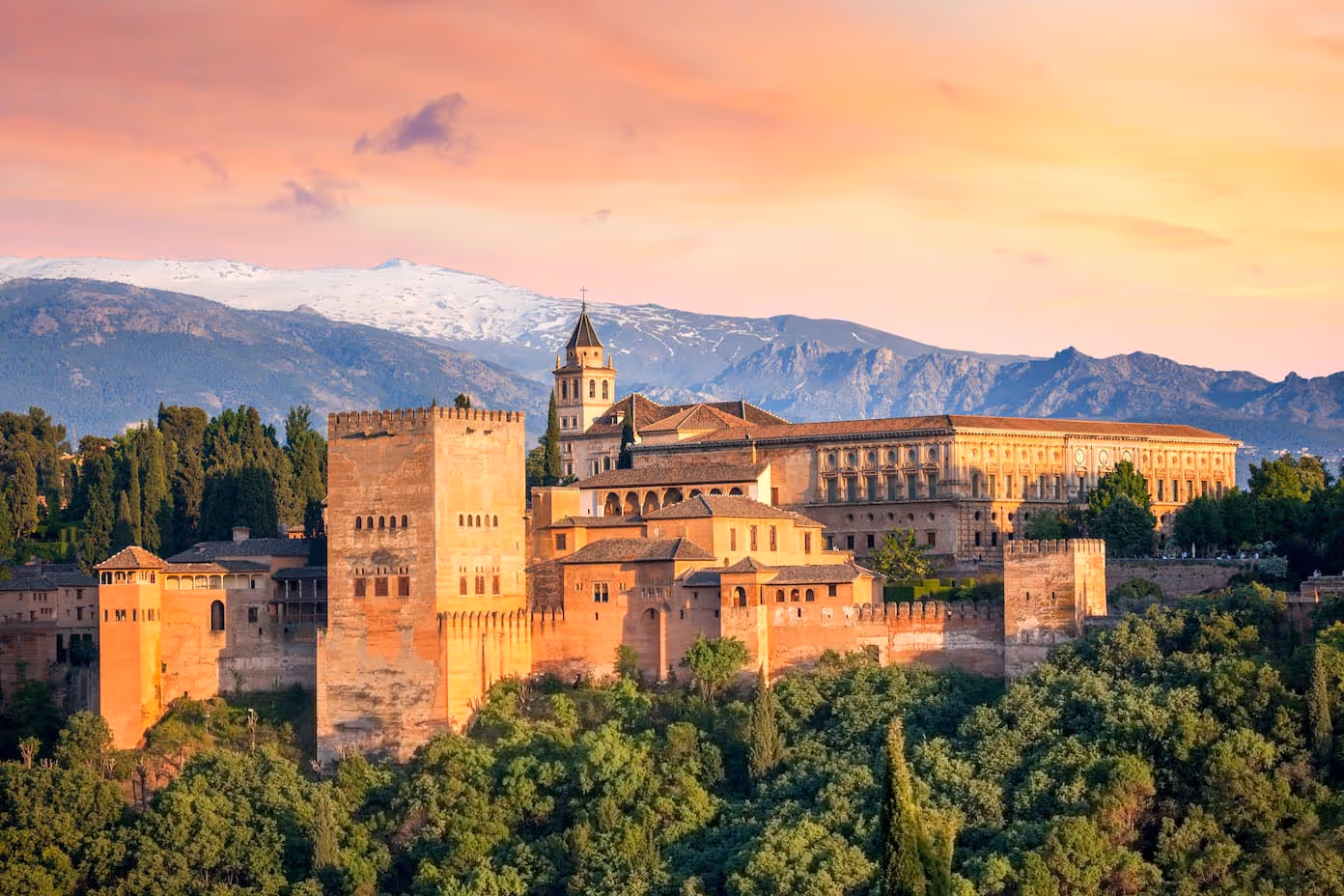 Alhambra (Granada): A breathtaking Moorish palace and fortress complex, famed for its exquisite Islamic architecture and stunning gardens.‍