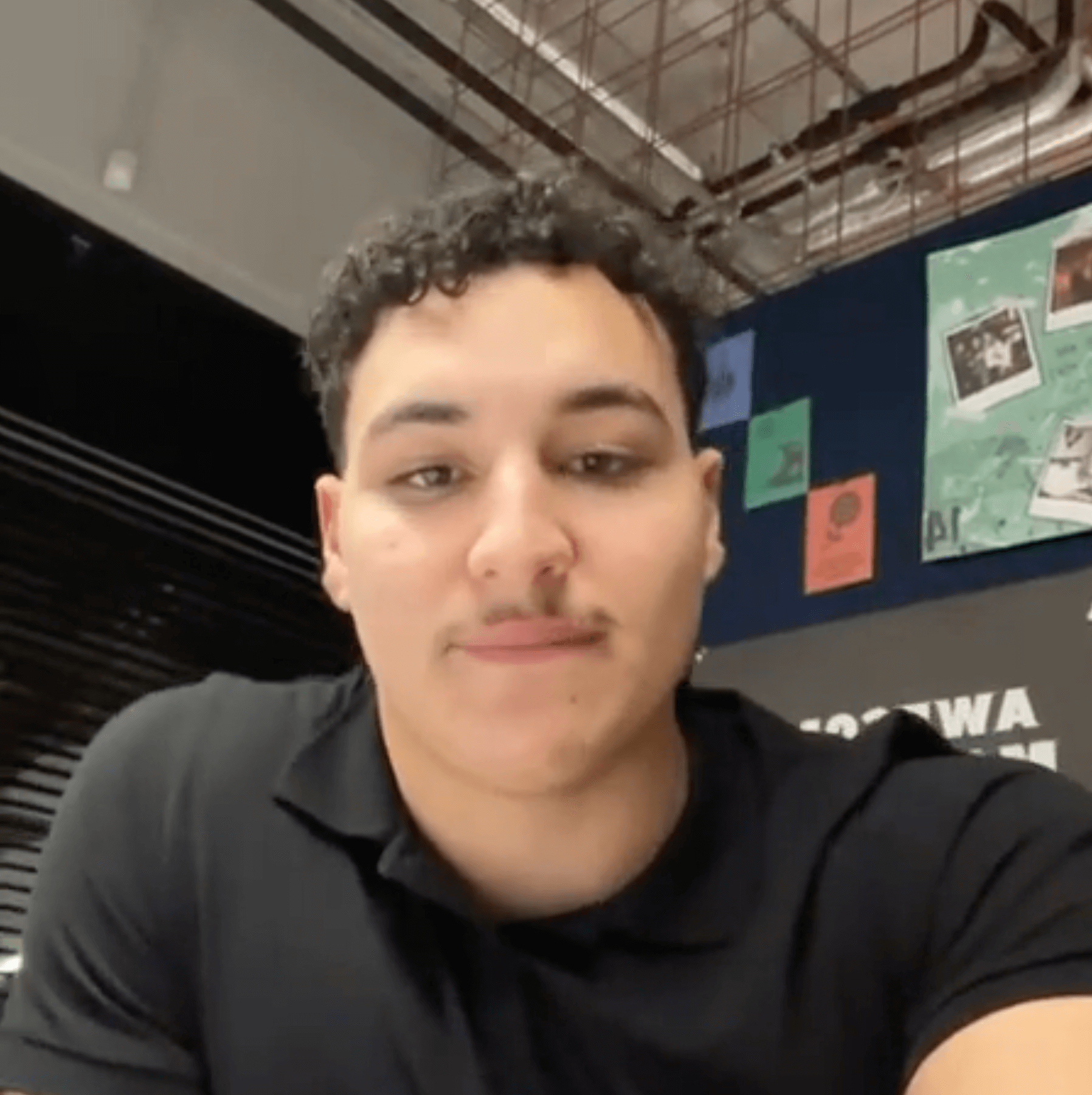 Video review thumbnail van Omar