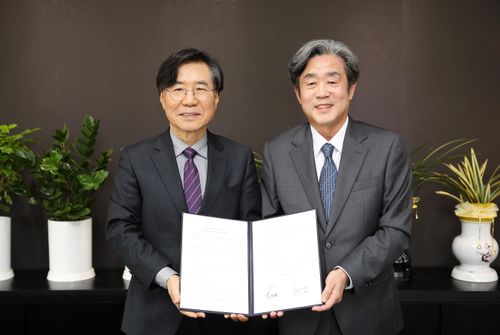 🌸 Makobiz Signs MOU for 1+1 Floristry Program with Kaywon University of Art & Design and a Malaysian University