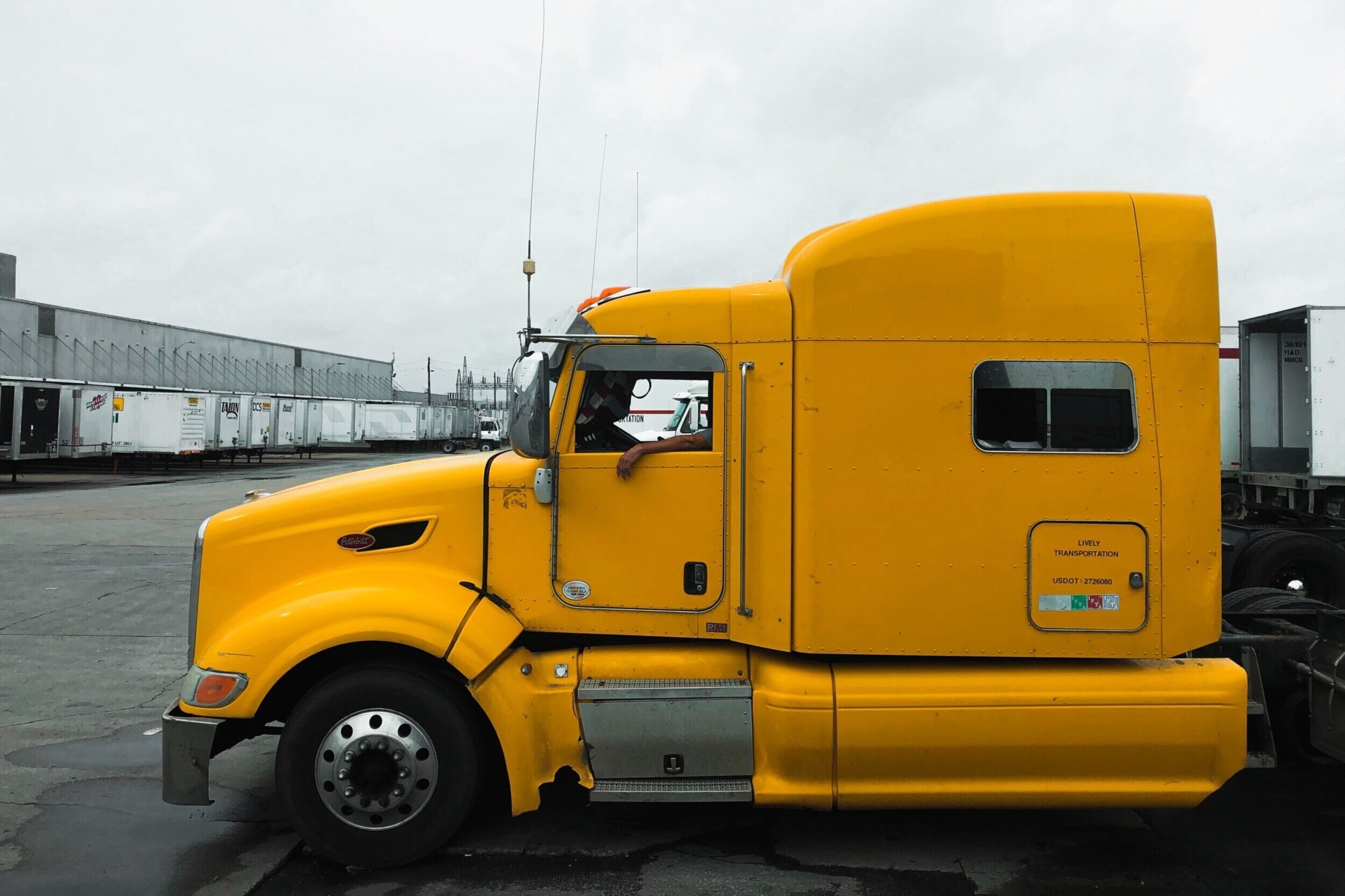 6 Ways to Finance Your Trucking Business