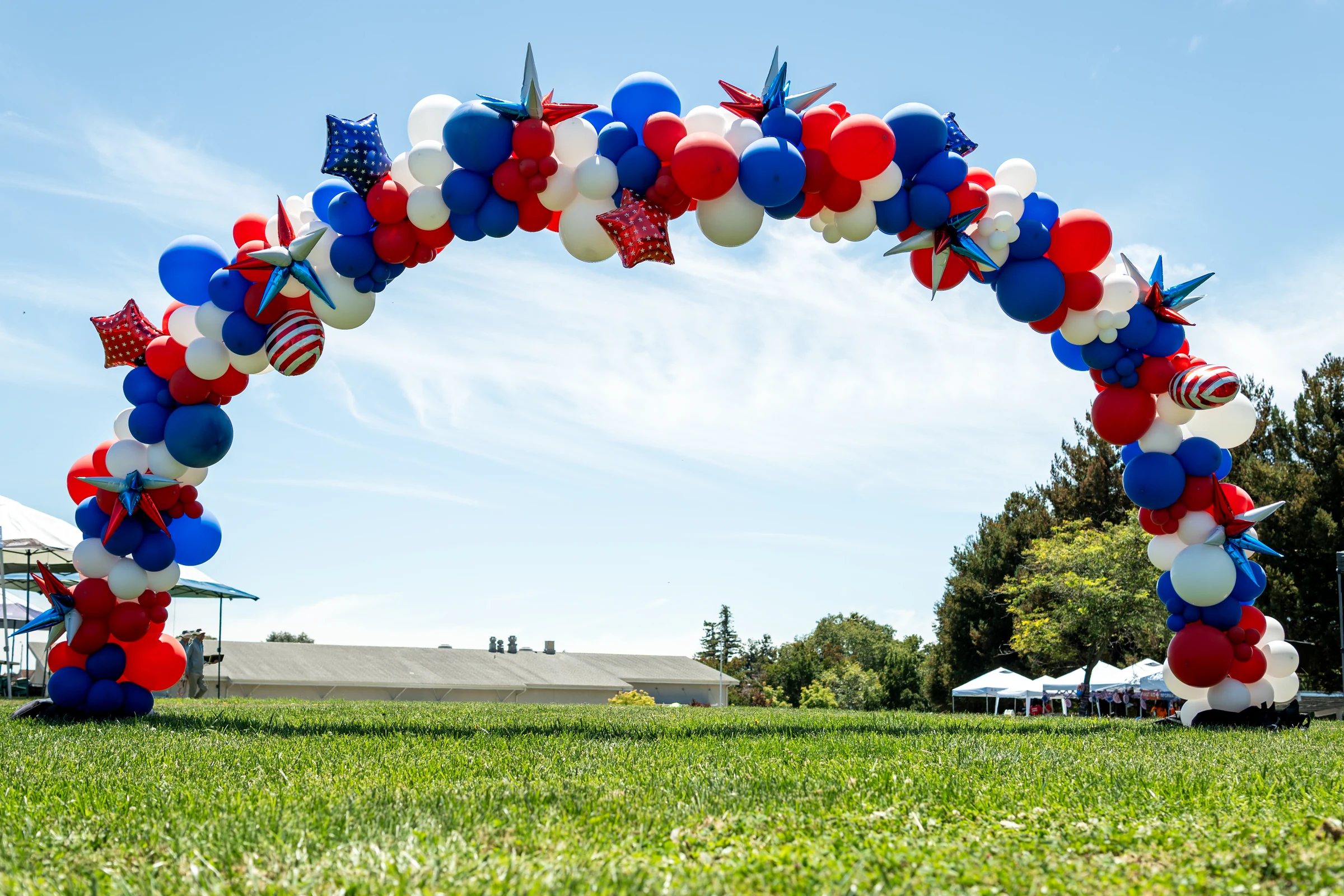 Oversized patriotic star arch by Poptastic Parties