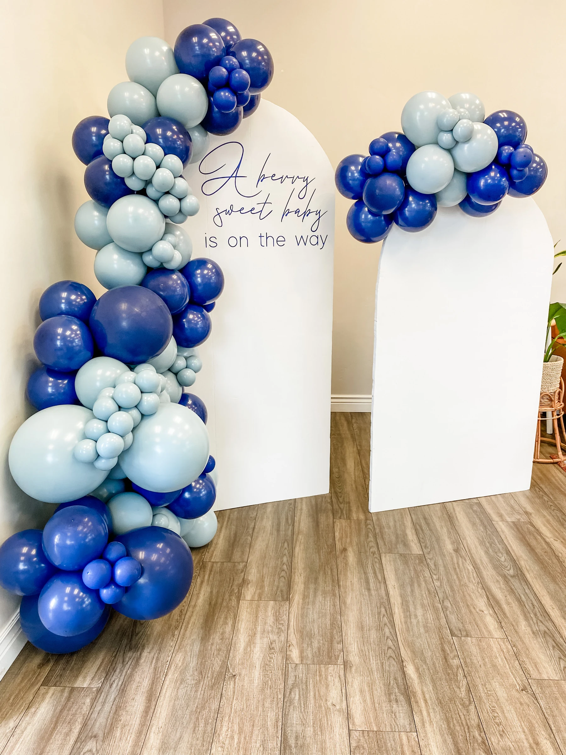 Blue ombre baby-shower backdrop by Poptastic Parties
