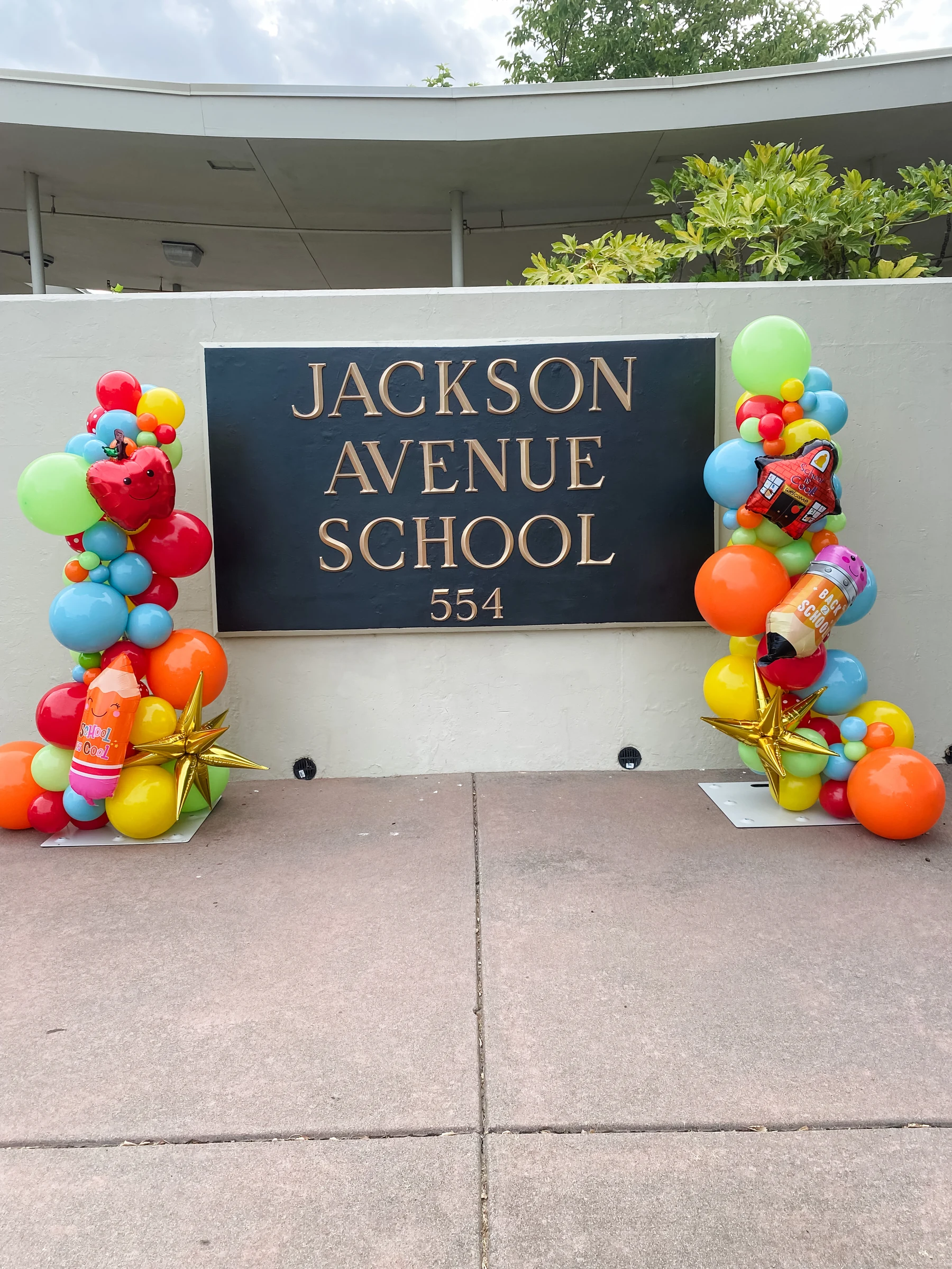 Jackson Avenue colorful columns by Poptastic Parties