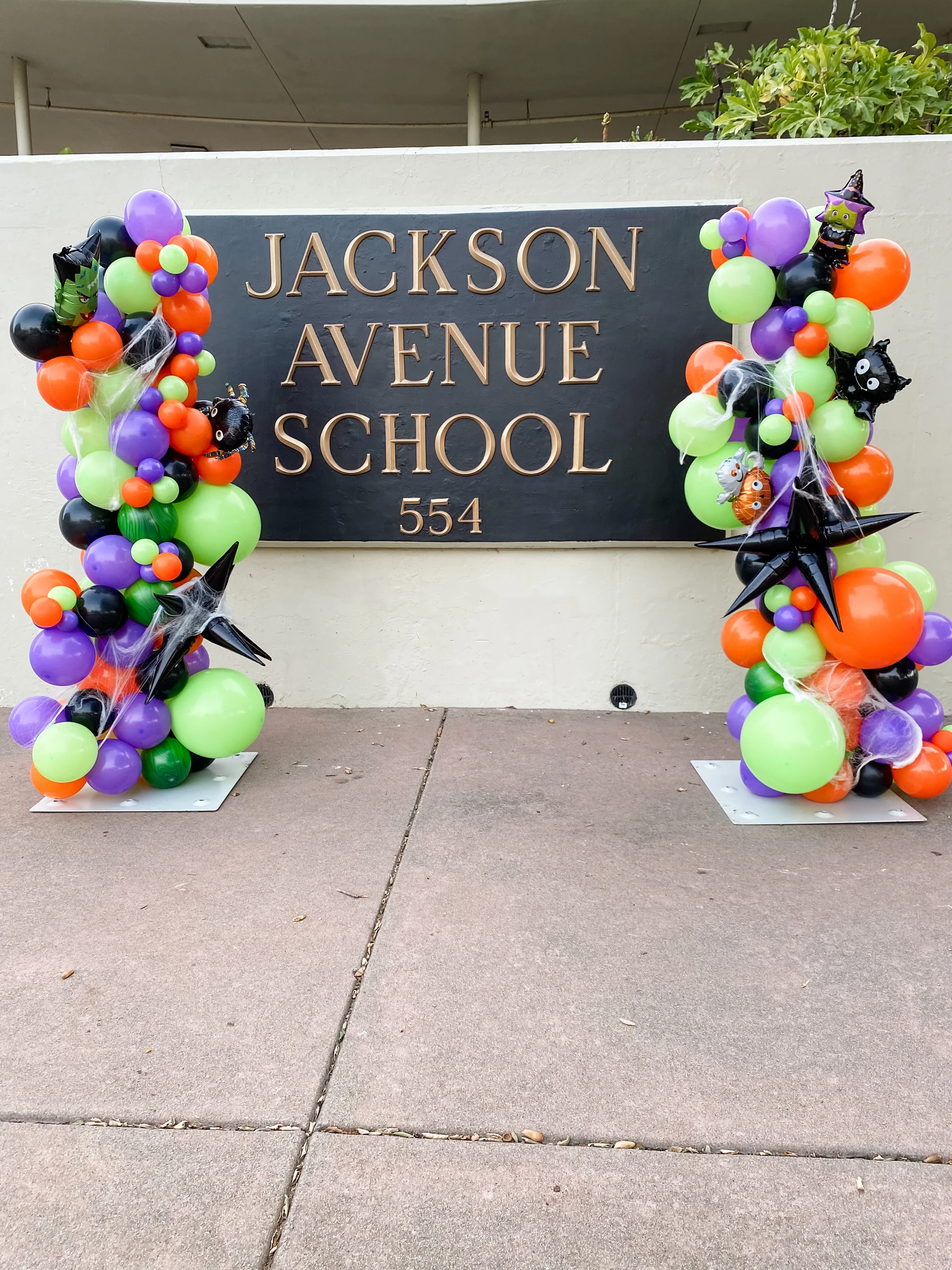 Jackson Avenue star columns by Poptastic Parties