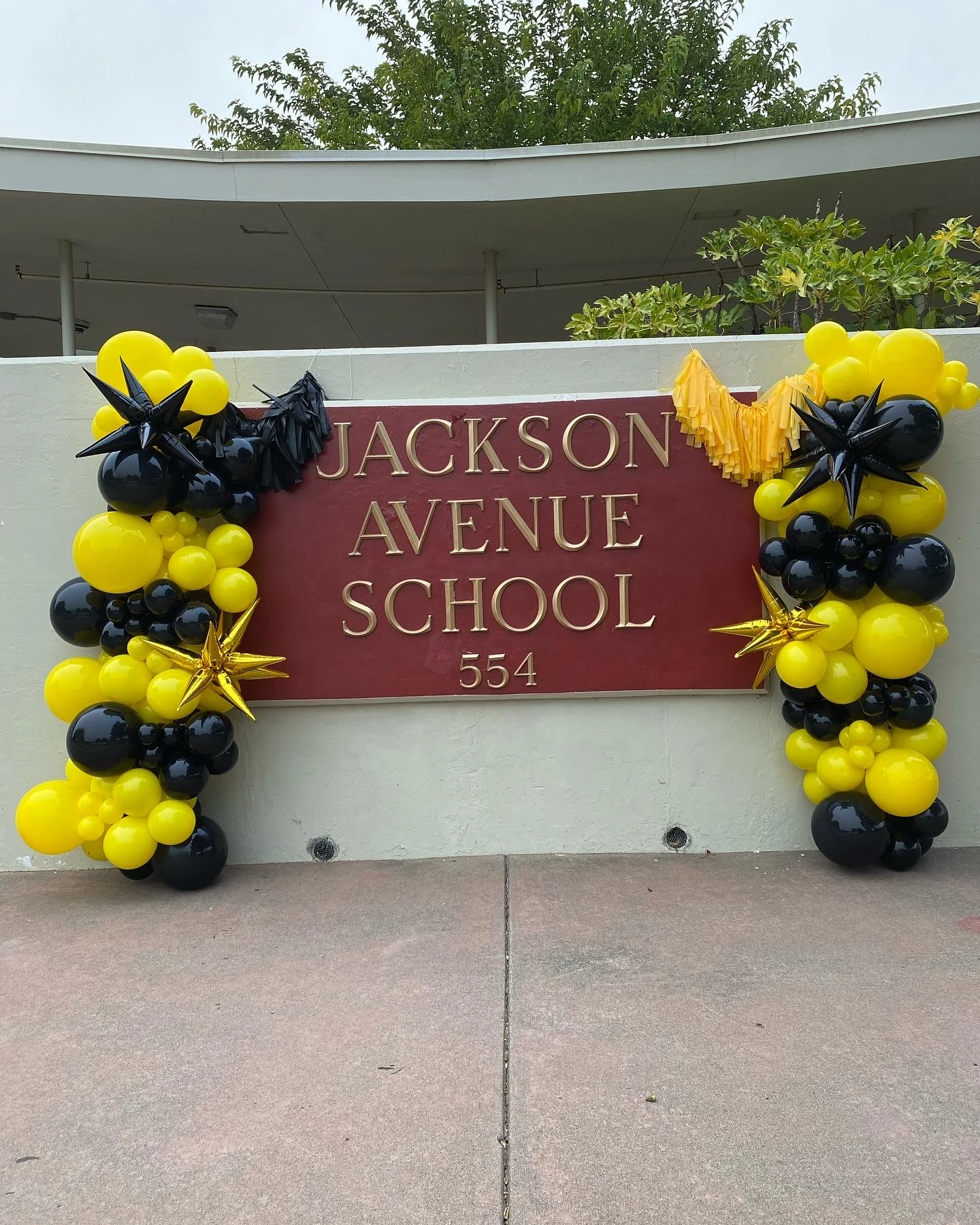 Jackson Avenue black and gold by Poptastic Parties