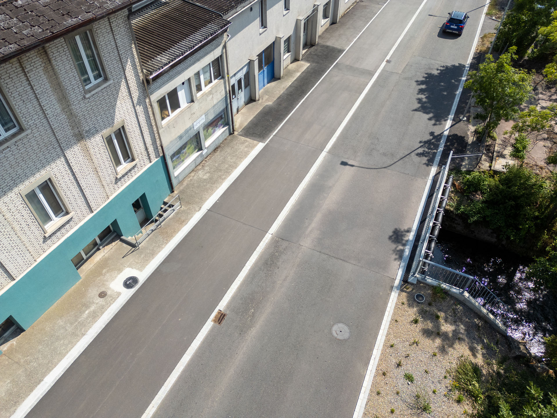 Strassenverbreiterung und Verbreiterung der Bücke
