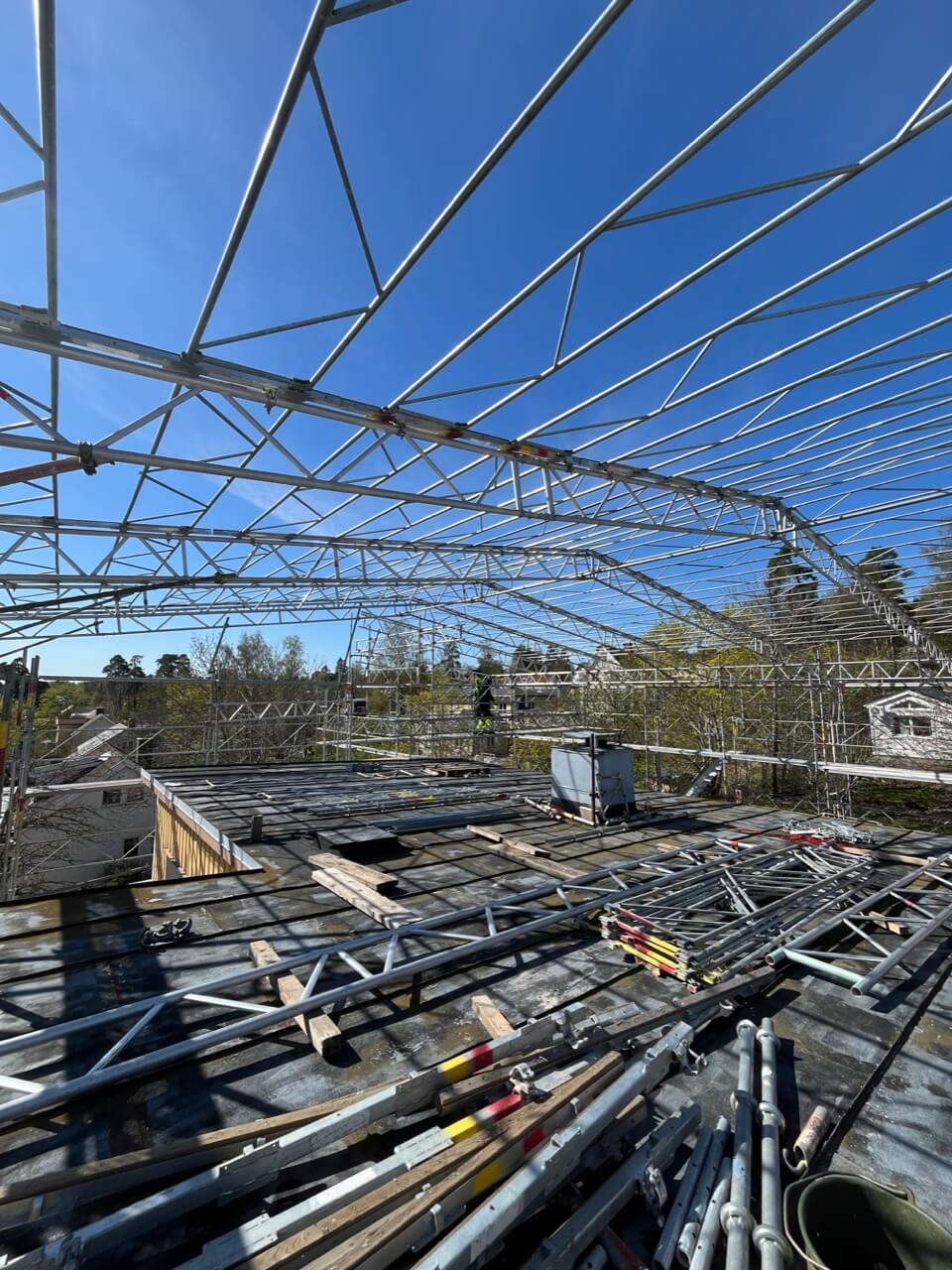 Ett väderskydd i Sollentuna.