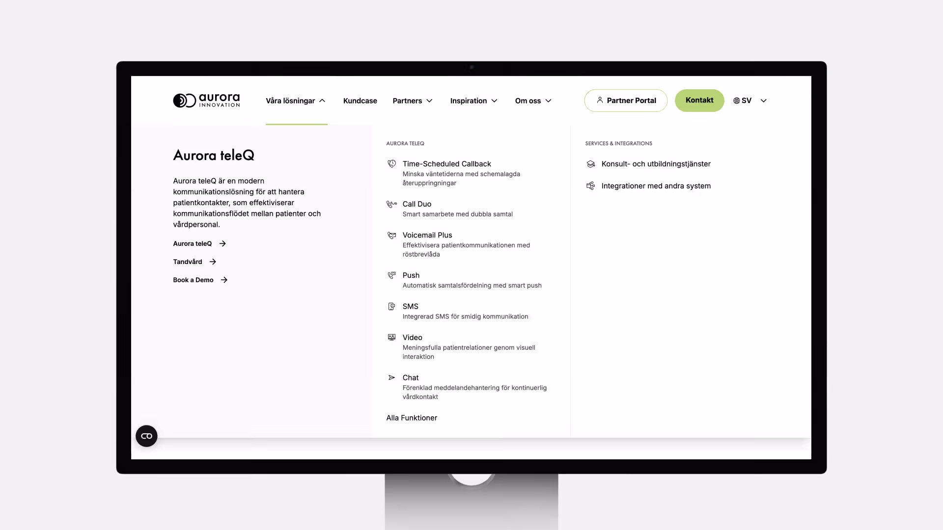 Webbsida för Aurora teleQ med funktioner för schemalagda återuppringningar, dubbel samtalssamarbete, röstbrevlåda, automatiskt samtalsflöde, SMS, video och chatt, samt tjänster som konsultutbildning och systemintegrationer.