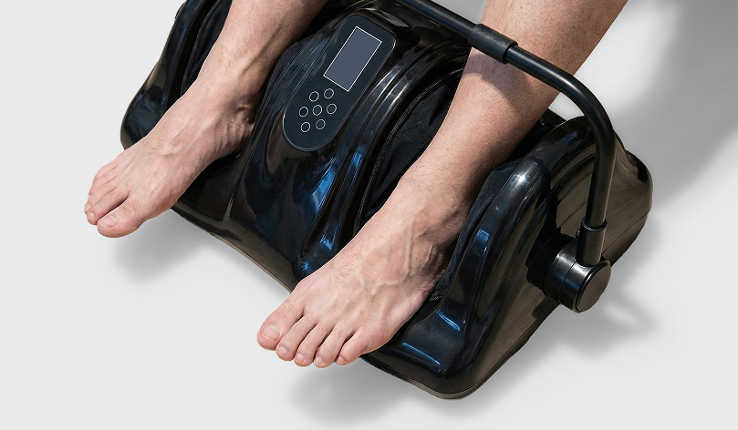 A massage chair with thermal radiation heat therapy for theraputic sports releif