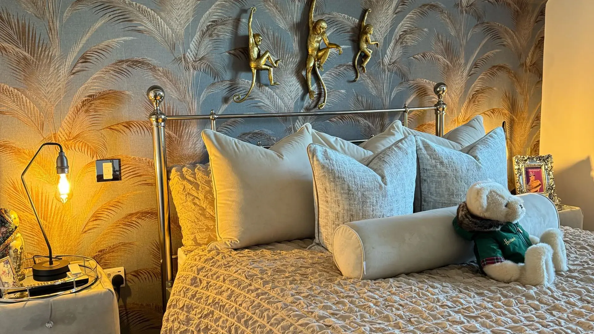 Wallpaper hanging services in Kent
