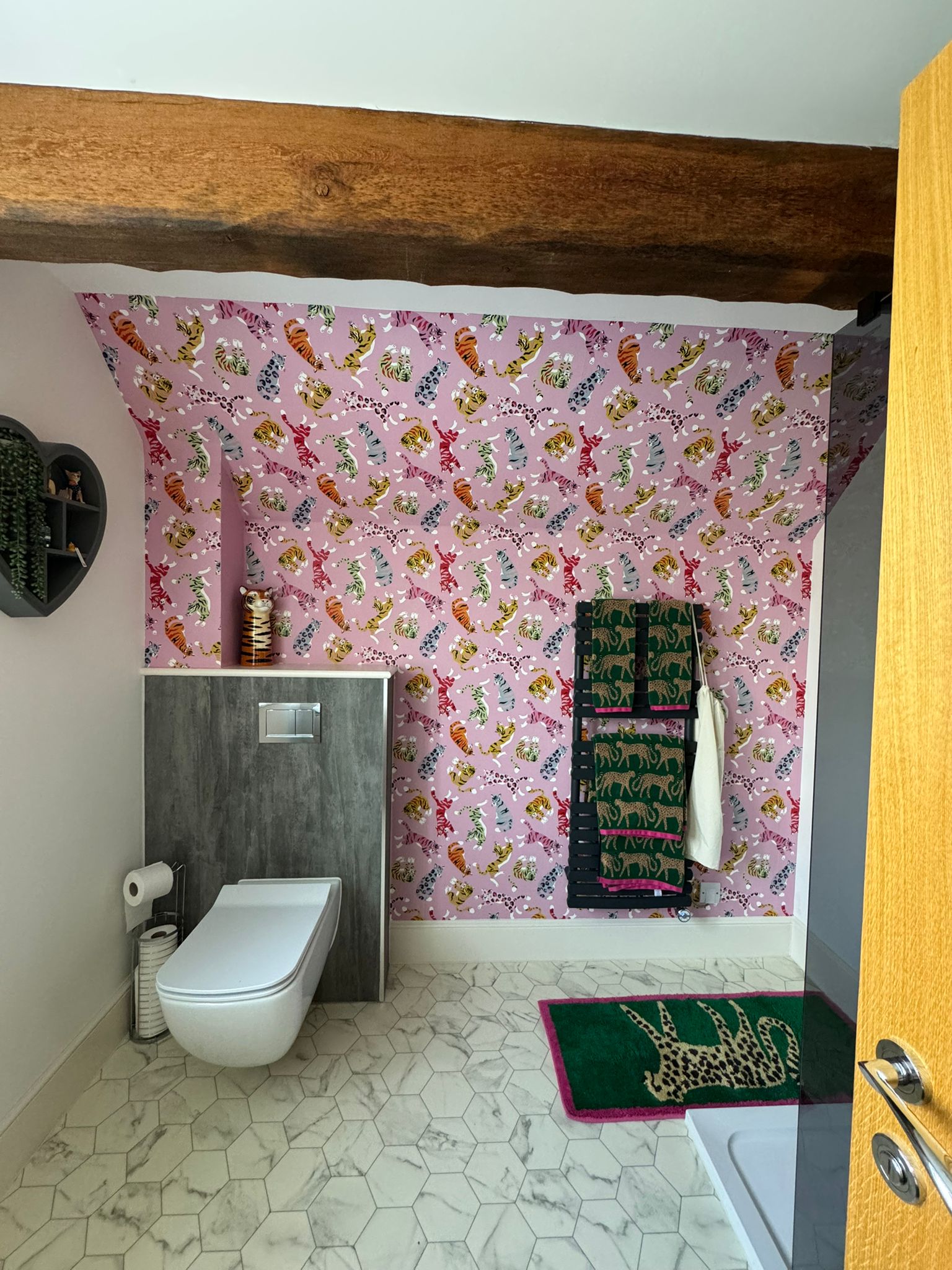 Wallpaper hanging in the Kent area