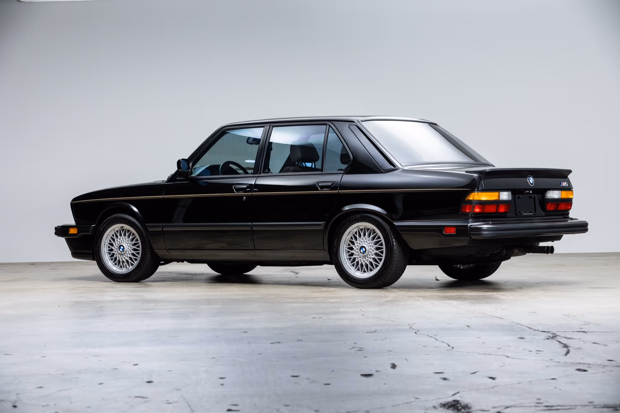 1988 BMW E28 M5 