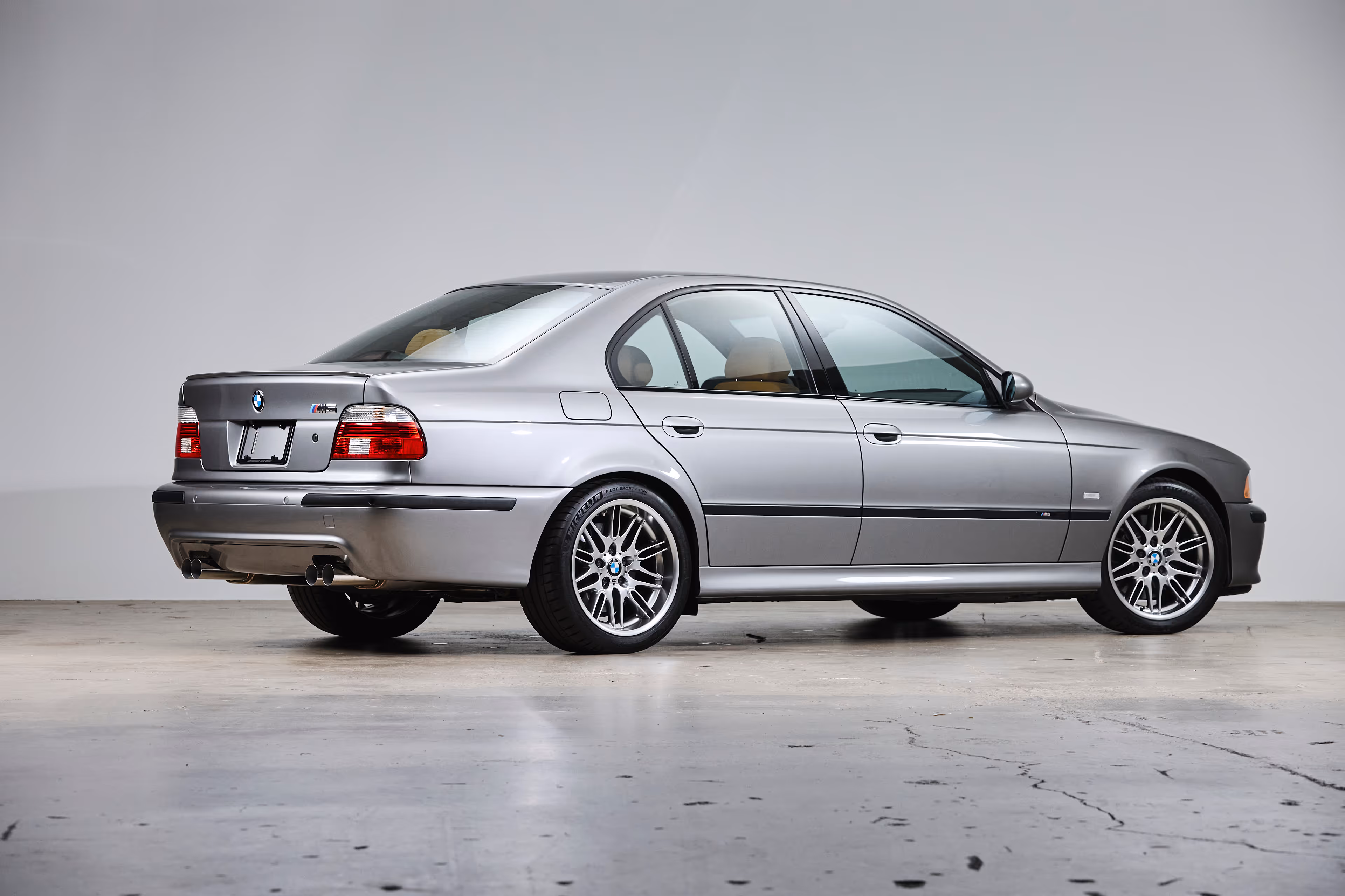 2003 BMW E39 M5 
