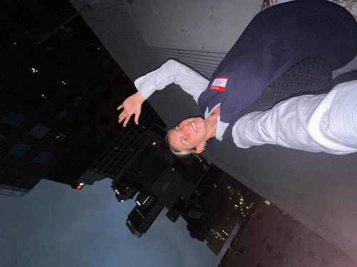 Image of Mia Mont waving