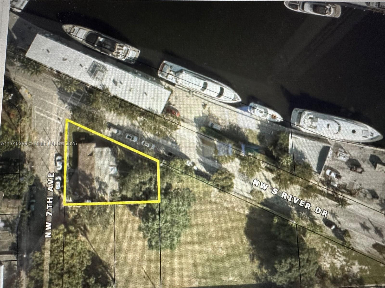 325 NW 7th Ave, Miami FL 33128