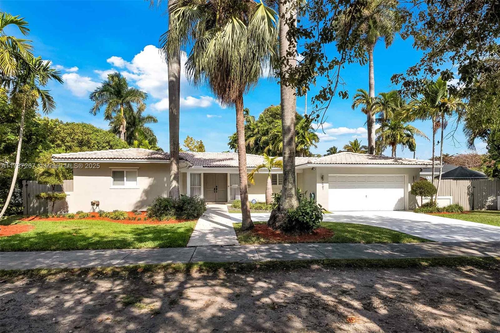 461 NE 115th St, Miami FL 33161