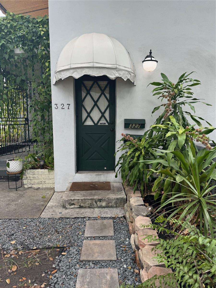 325 Bird Rd, Coral Gables FL 33146