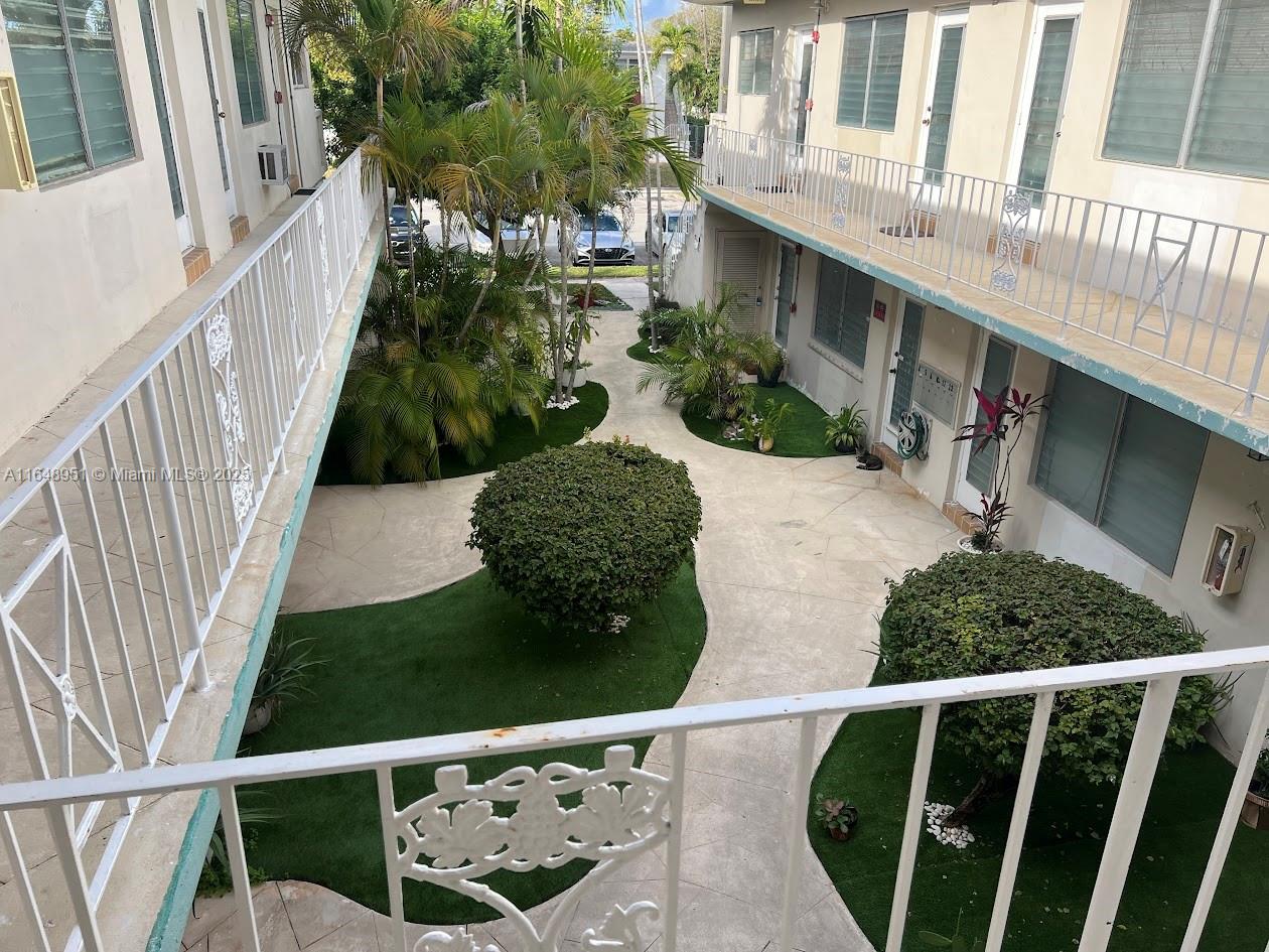 2072 NE 169th St # 5, North Miami Beach FL 33162