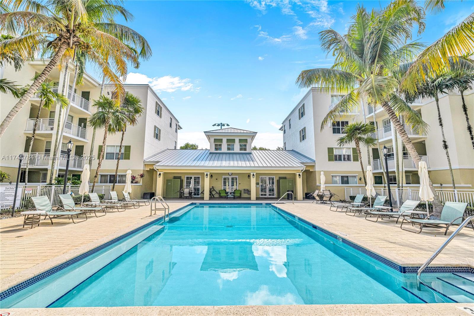 7584 SW 102nd St # 101, Pinecrest FL 33156