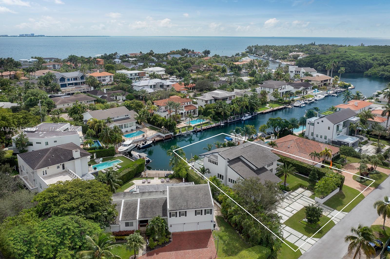 6819 Sunrise Pl, Coral Gables FL 33133