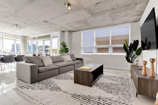 3250 NE 1st Ave # 615, Miami FL 33137