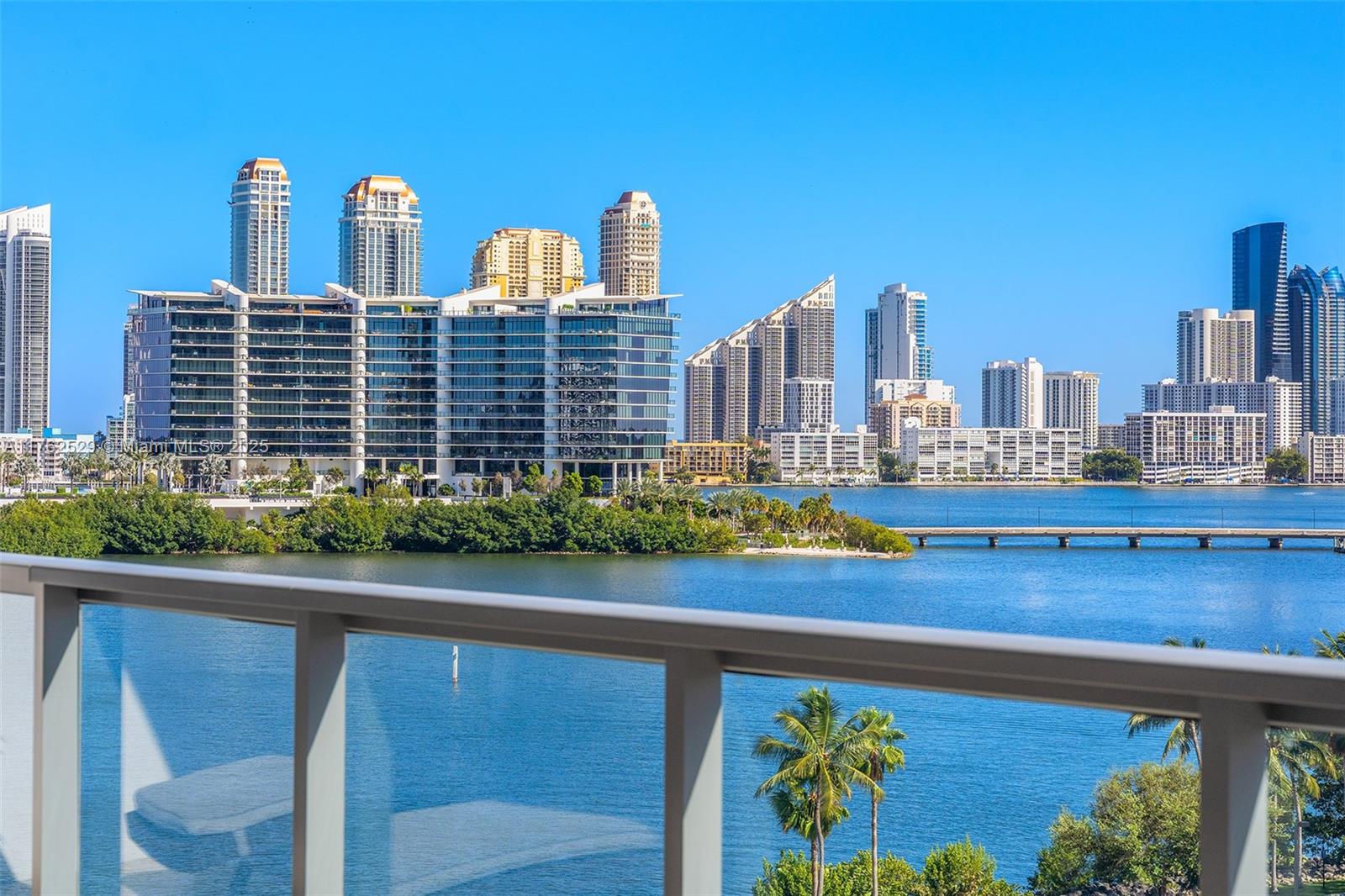 3250 NE 188th St # 704, Aventura FL 33180