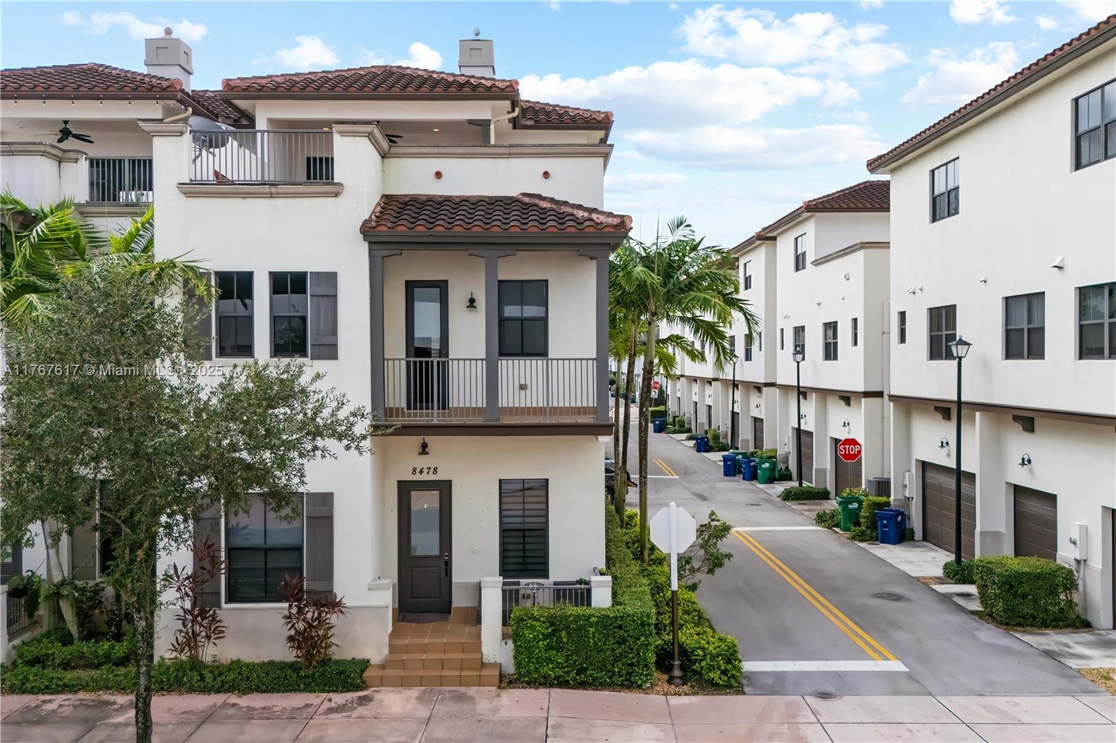8478 NW 52nd St, Doral FL 33166