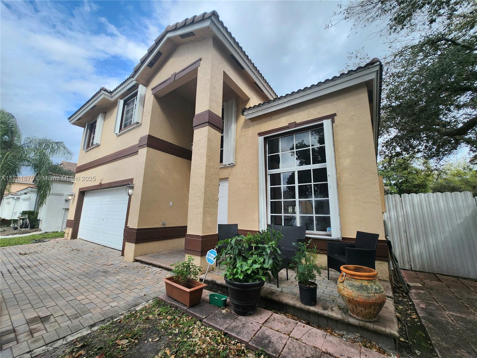 5323 NW 109th Ct, Doral FL 33178