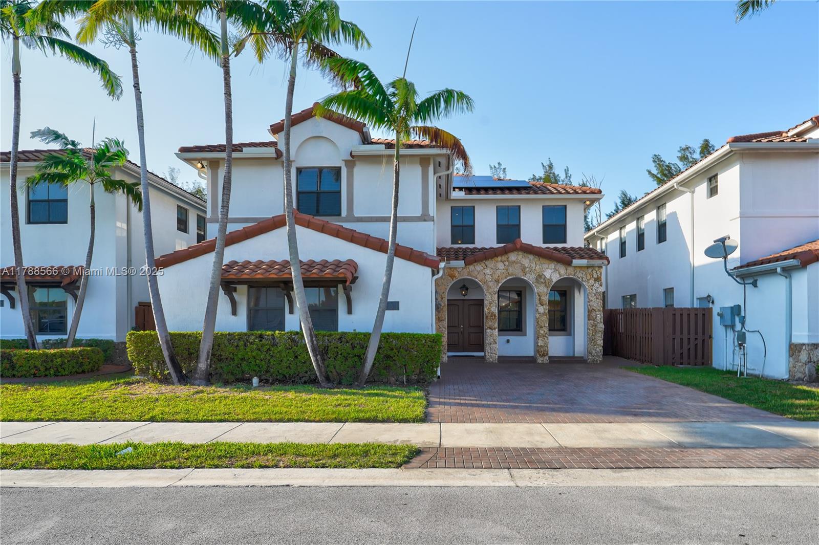 10371 NW 10th St, Miami FL 33172