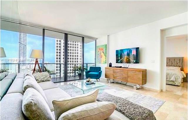 68 SE 6th St # 1807, Miami FL 33131