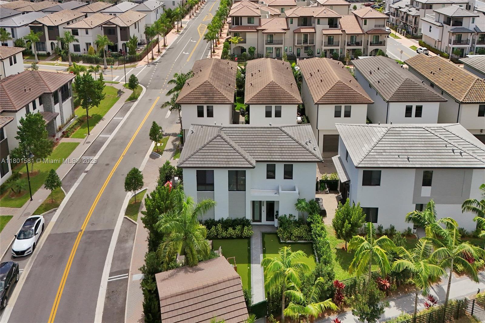 8211 NW 43rd Ter, Doral FL 33166