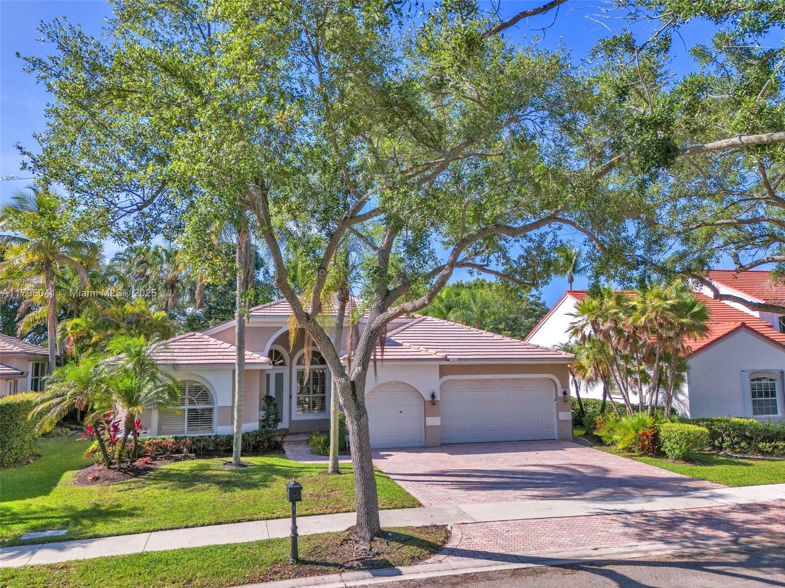 2623 Oakbrook Dr, Weston FL 33332