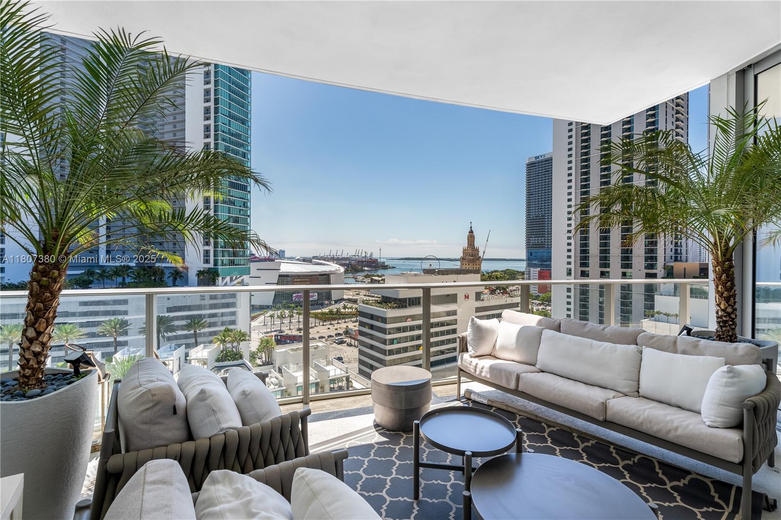 851 NE 1st Ave # 1409, Miami FL 33132