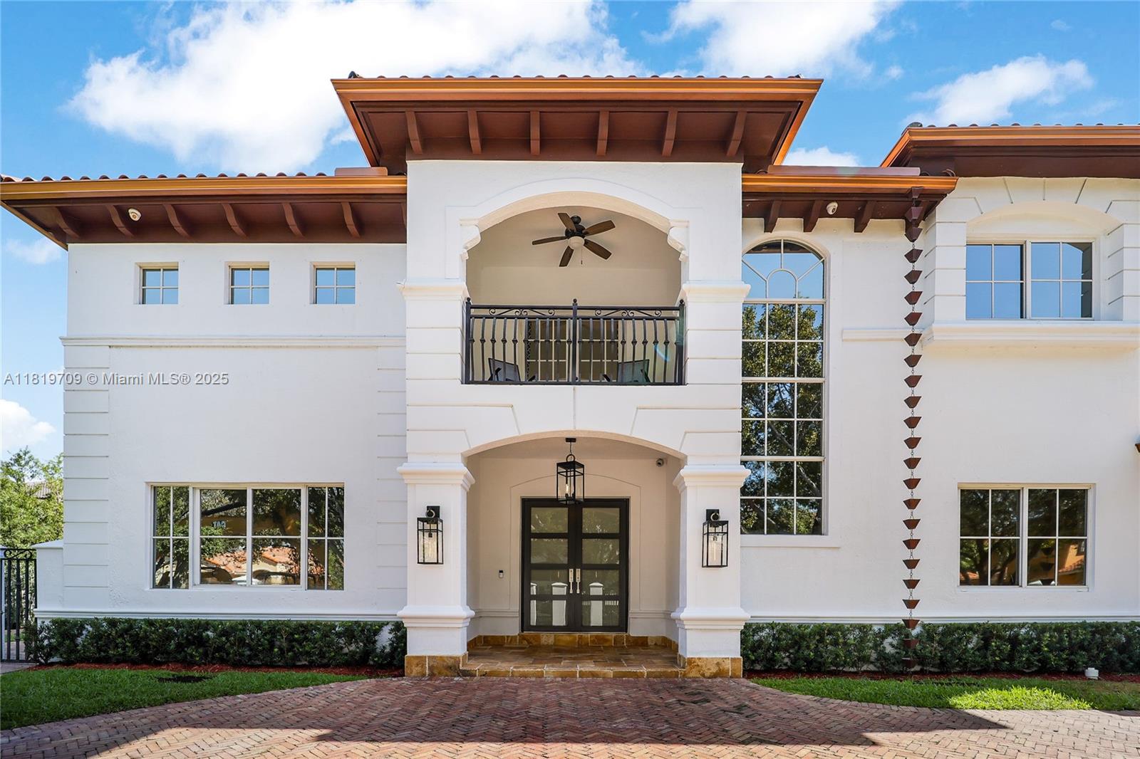 16763 NW 77th Path, Miami Lakes FL 33016