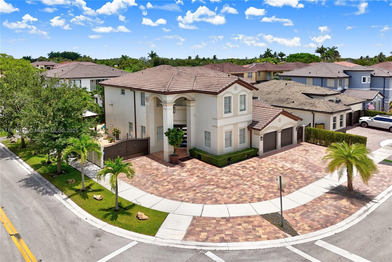 8902 NW 178th Ln, Hialeah FL 33018